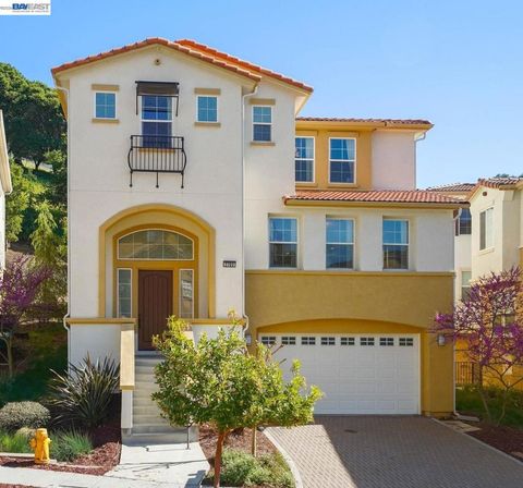 Photo of 2703 Tribune Ave Ave, Hayward, CA 94542 (MLS # 41127136)