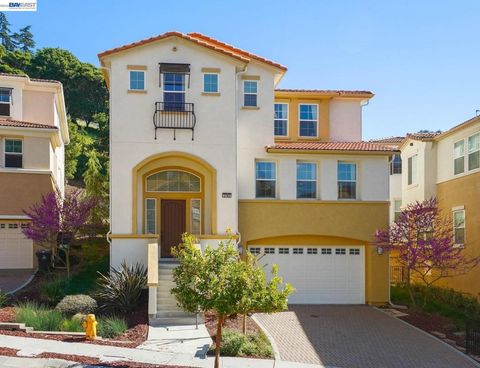 Photo of 2703 Tribune Ave Ave, Hayward, CA 94542 (MLS # 41127136)