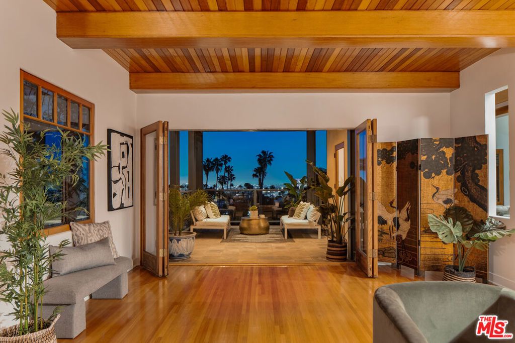 listing image 130725100173968493576