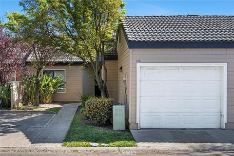 Photo of 474 E Alluvial Ave #174, Fresno, CA 93720 (MLS # FR26049036)
