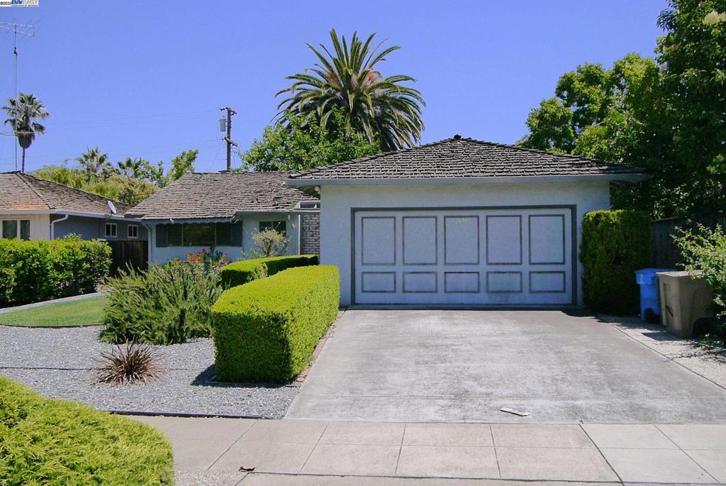 Welcome to this charming single-story home nestled on a quiet tree-lined street in one of Cupertino’s most desirable neighborhoods. Featuring 3 spacious bedrooms and 2 remodeled bathrooms, this freshly updated home offers 1,287 sq ft of comfortable living space on a generous 0.14-acre lot. ? Property Highlights: Top-rated Cupertino schools: Regnart Elementary, Kennedy Middle, and Monte Vista High (Tenant to verify) Large eat-in kitchen with abundant cabinetry and natural light Formal dining area perfect for entertaining Bright living room with cozy fireplace Freshly painted interior and brand new laminate plank flooring throughout Remodeled bathrooms with modern finishes Spacious bedrooms with ample closet space Private backyard with mature landscaping – ideal for outdoor gatherings and relaxation