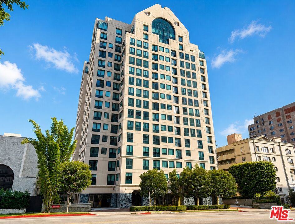 10520 Wilshire Boulevard 701