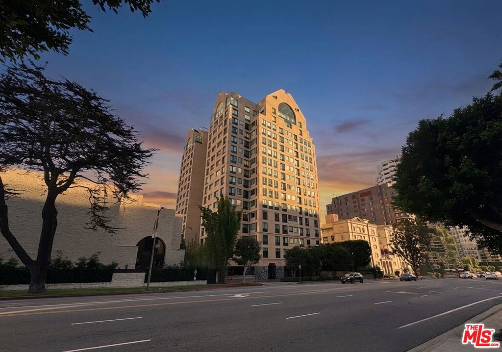 10520 Wilshire Boulevard 701