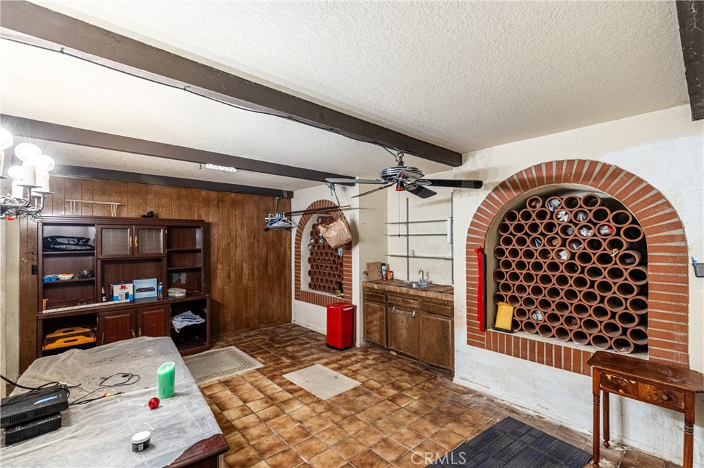 Properties 4 1849 Ayers Way