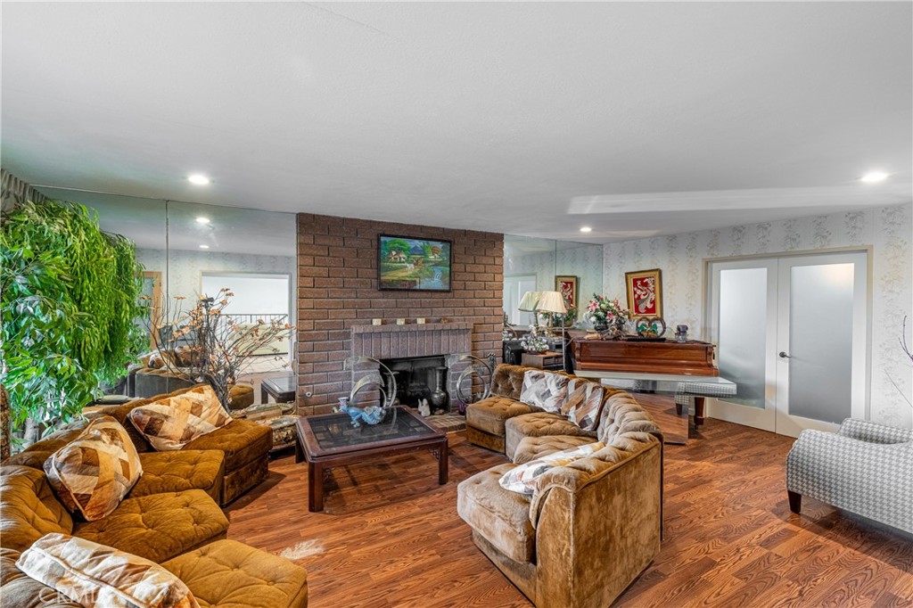 Properties 2 1849 Ayers Way