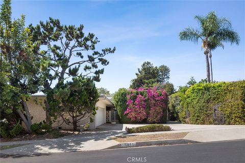 Photo of 5611 Bedford Avenue, Ladera Heights, CA 90056 (MLS # SB25192133)