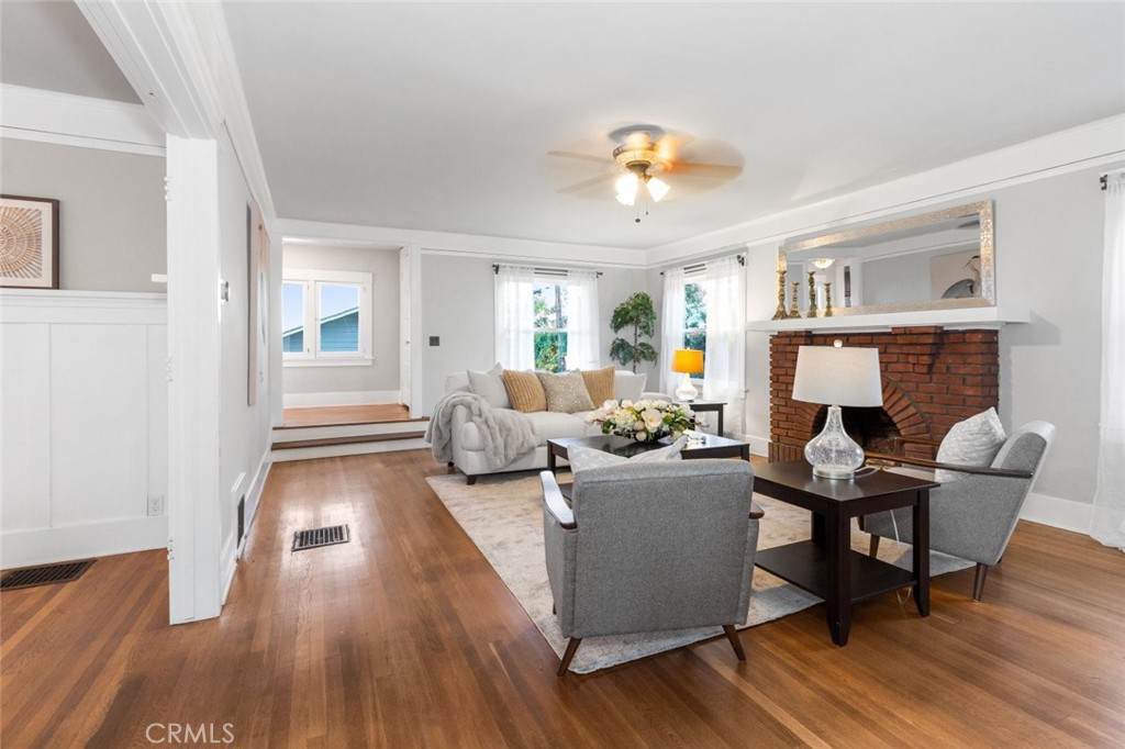 450 W Sierra Madre Avenue