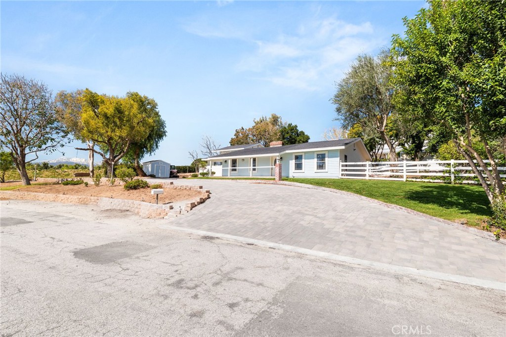 1208 E 42nd