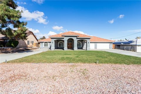 18724 Danbury Hesperia CA 92345
