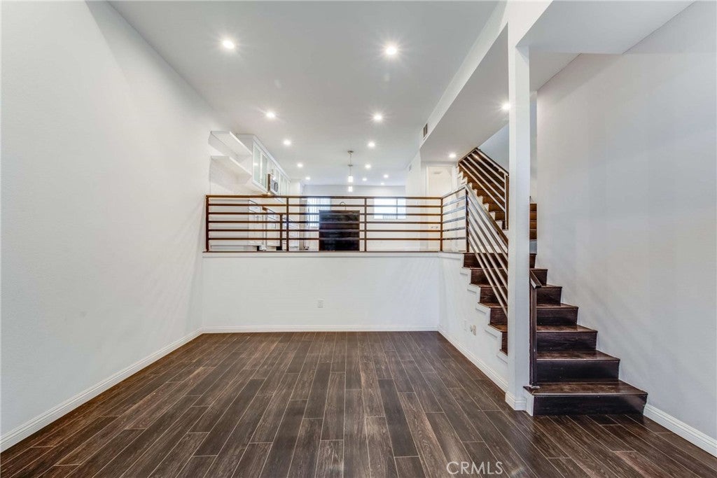 15133 Magnolia Boulevard D