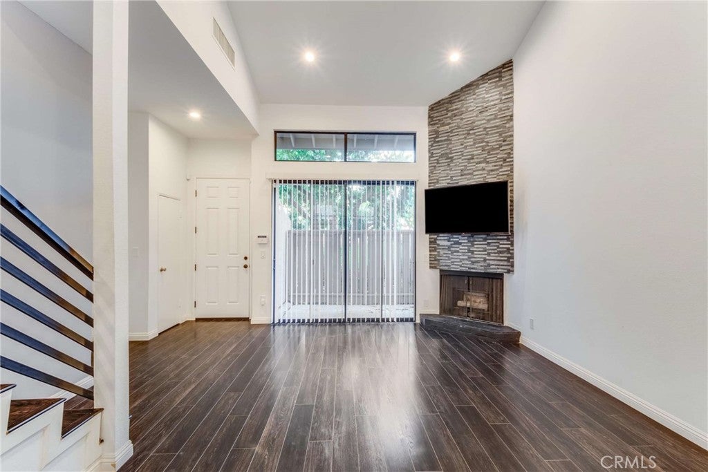 15133 Magnolia Boulevard D