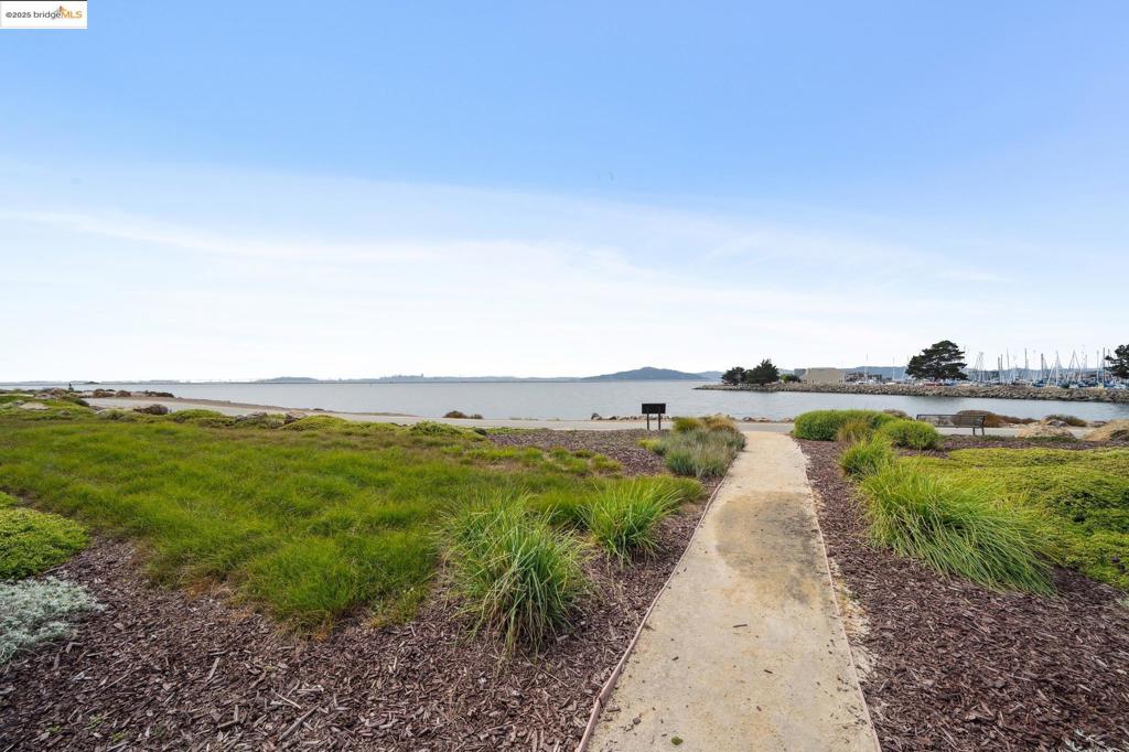 POINT RICHMOND - Residential