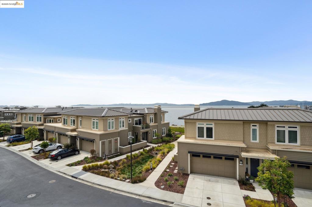 POINT RICHMOND - Residential