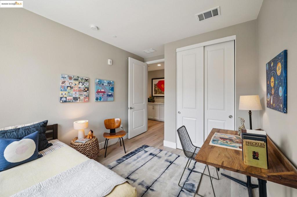 POINT RICHMOND - Residential