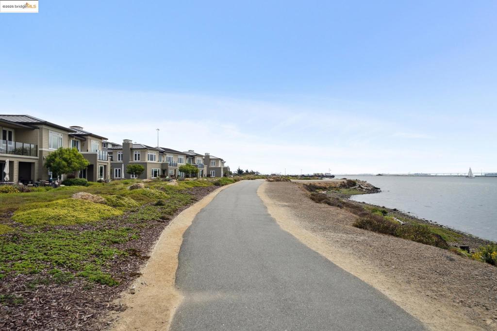POINT RICHMOND - Residential