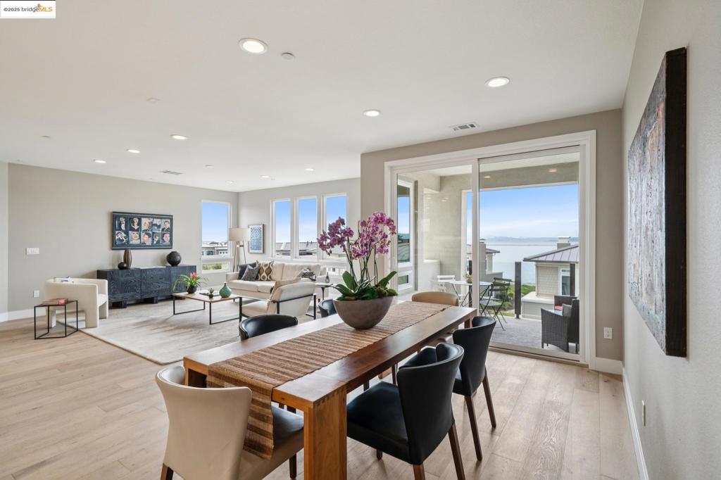 POINT RICHMOND - Residential