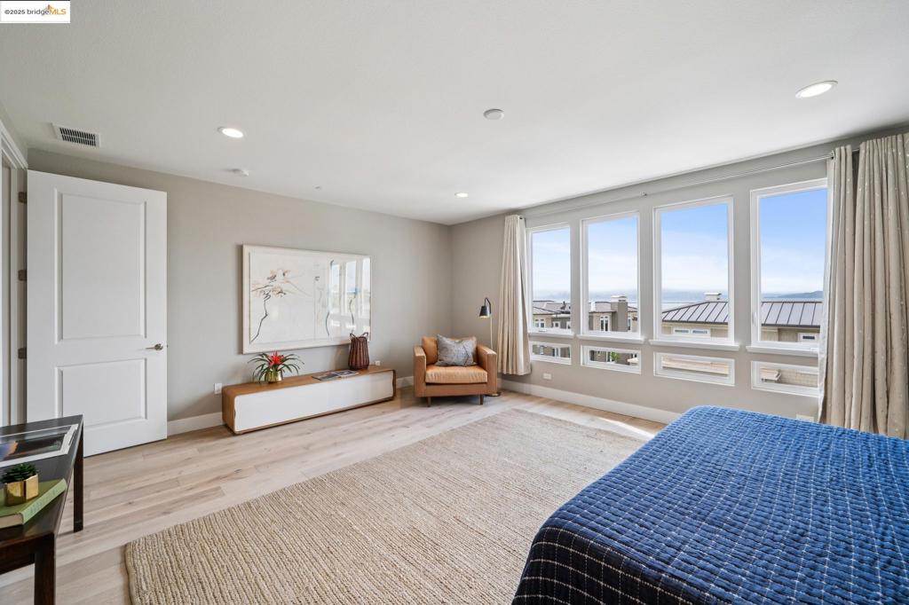 POINT RICHMOND - Residential