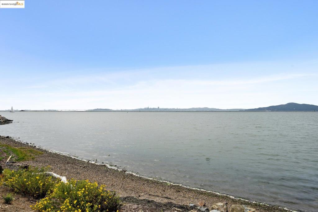 POINT RICHMOND - Residential