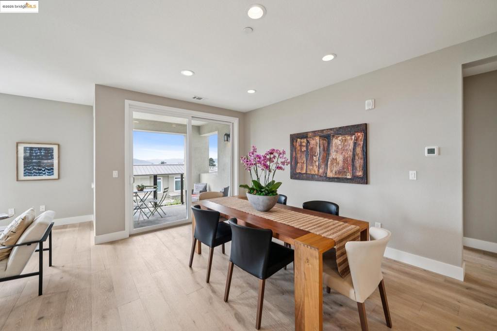 POINT RICHMOND - Residential