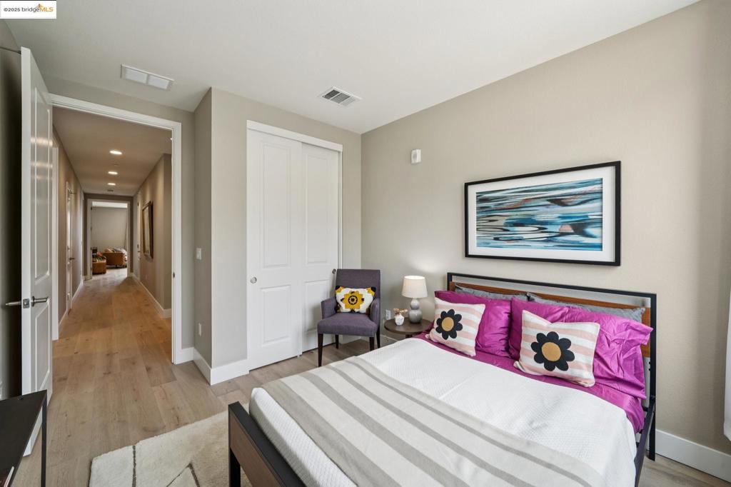 POINT RICHMOND - Residential
