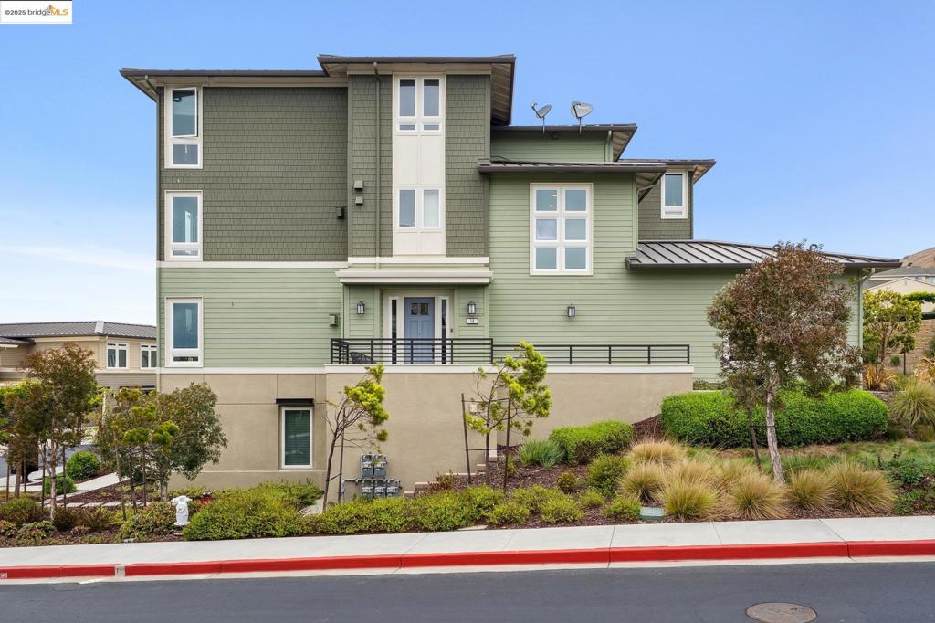 POINT RICHMOND - Residential