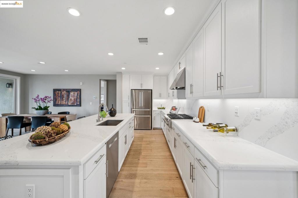 POINT RICHMOND - Residential