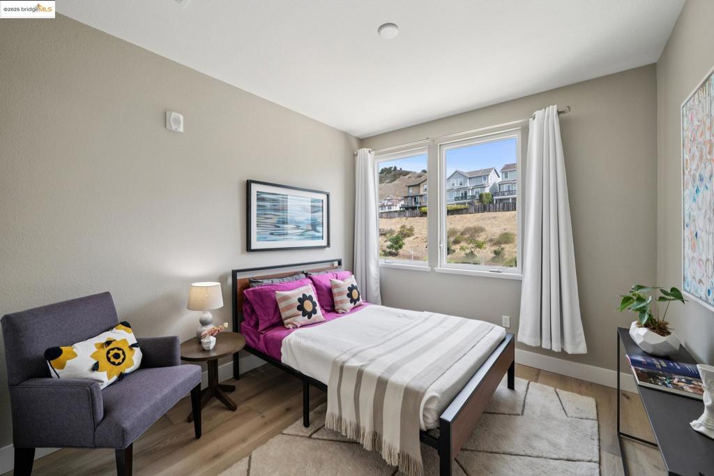 POINT RICHMOND - Residential