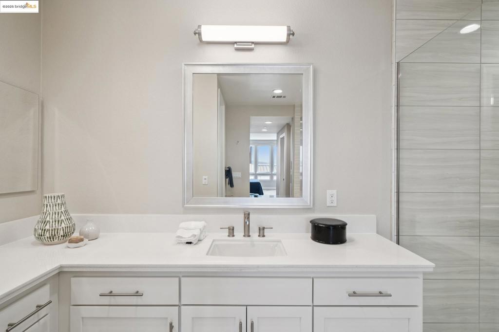 POINT RICHMOND - Residential
