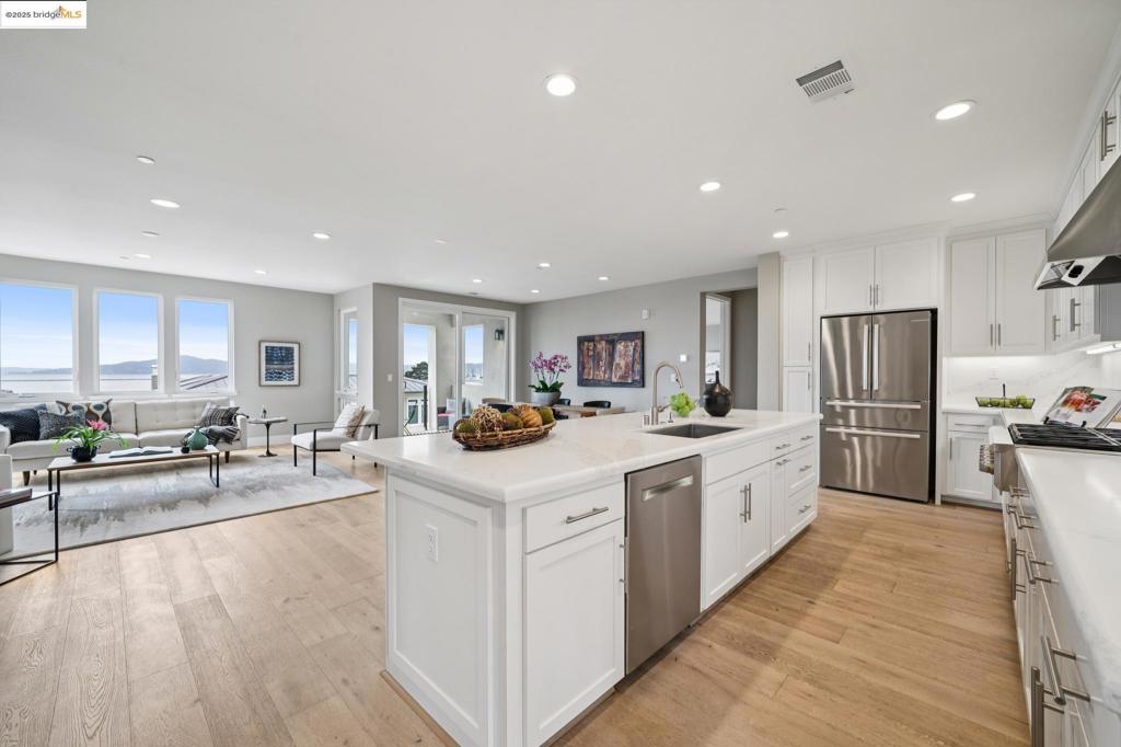 POINT RICHMOND - Residential