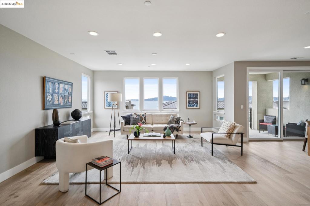 POINT RICHMOND - Residential