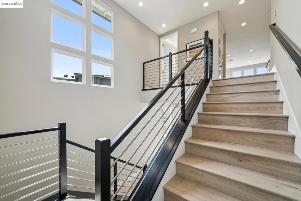 POINT RICHMOND - Residential