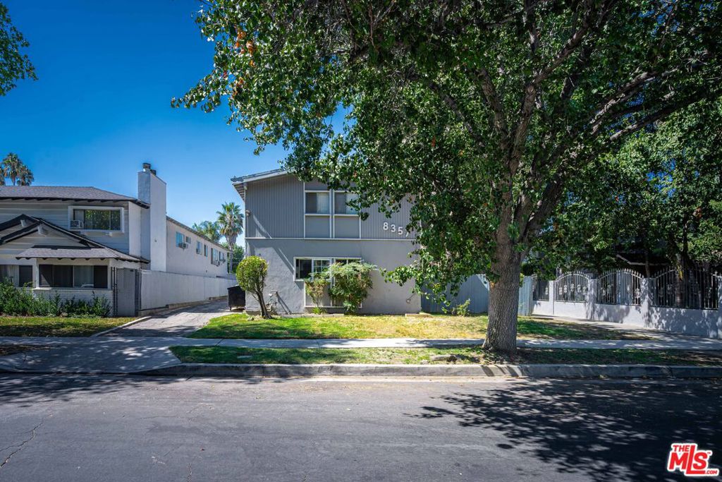 8357 Amigo Avenue