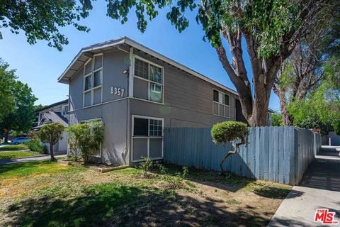 Photo of 8357 Amigo Avenue, Northridge, CA 91324 (MLS # 26691397)