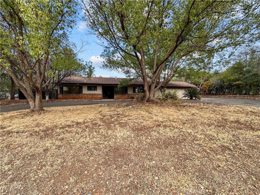48 Pine Oaks Road