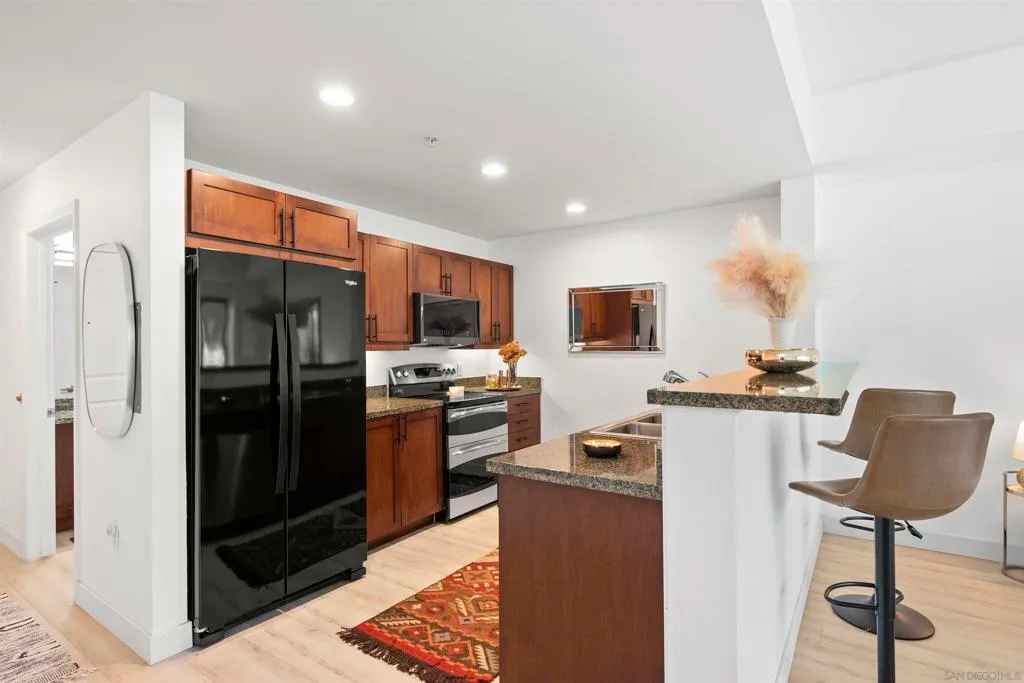 San Diego, California 92101, United States, ,1 BathroomBathrooms,Residential,Active,200645