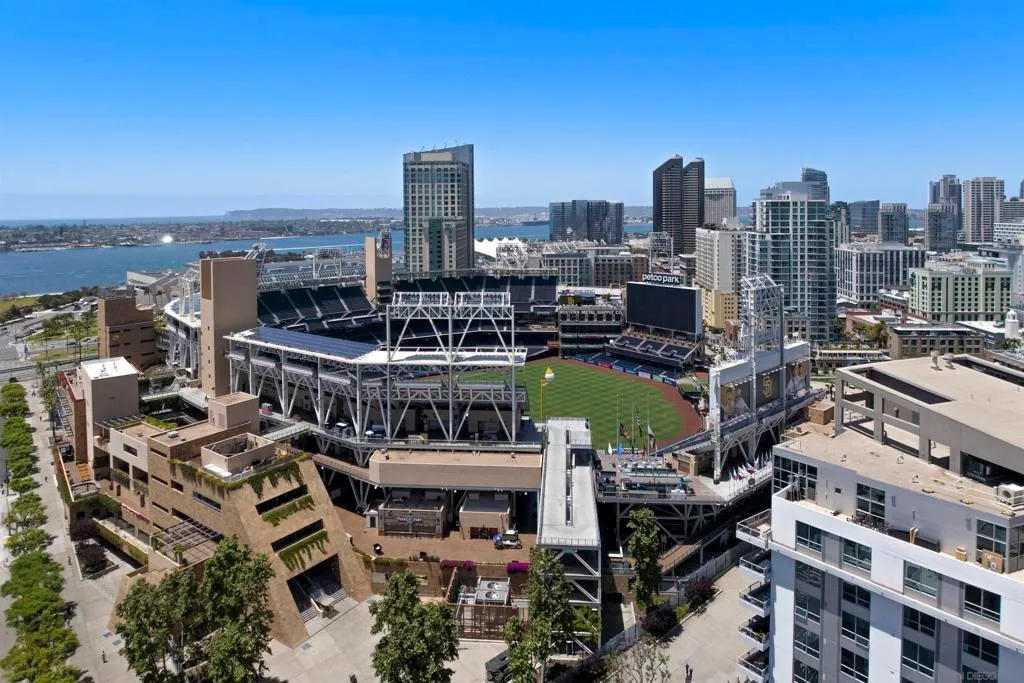 San Diego, California 92101, United States, ,1 BathroomBathrooms,Residential,Active,200645