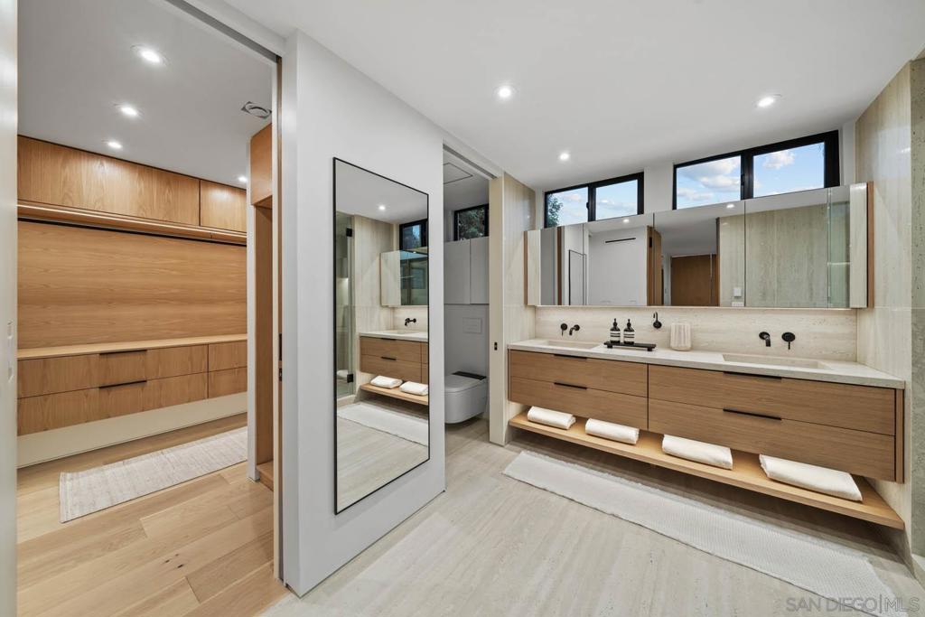 La Jolla - Residential Income