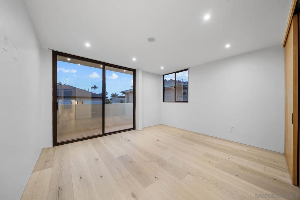 La Jolla - Residential Income