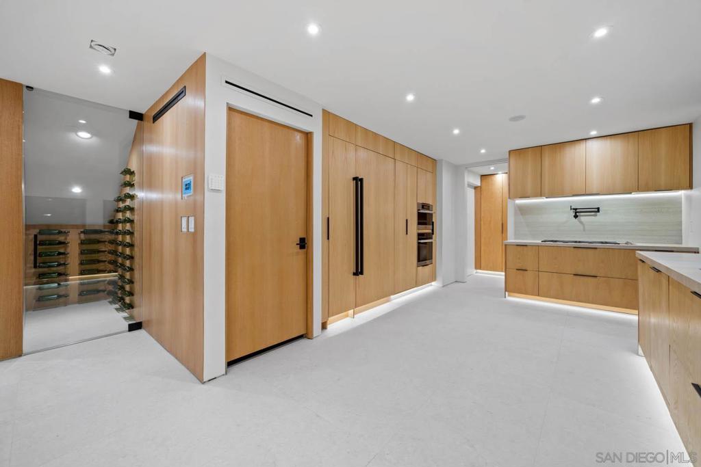 La Jolla - Residential Income