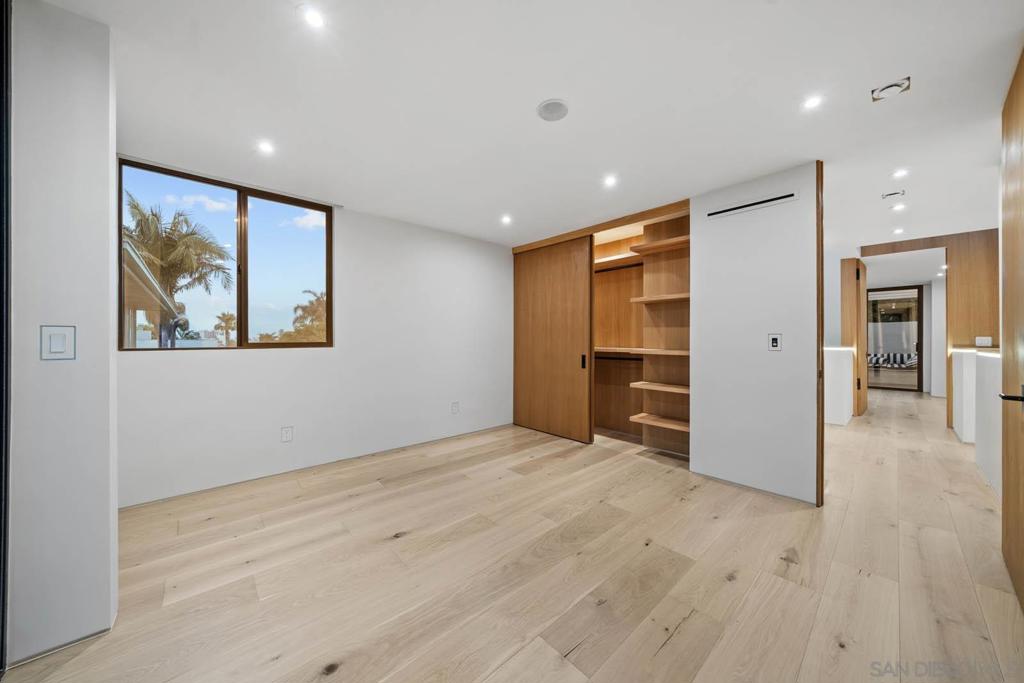 La Jolla - Residential Income