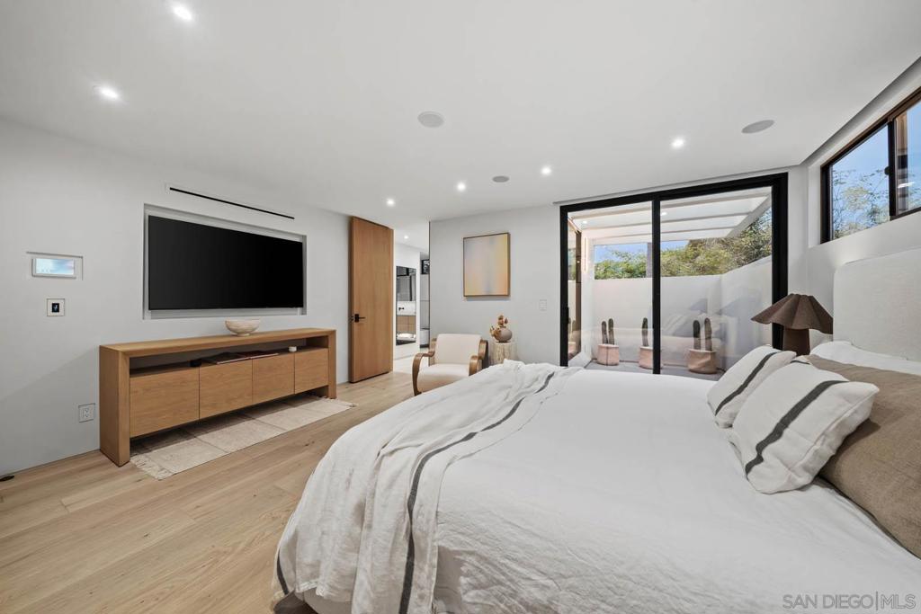 La Jolla - Residential Income