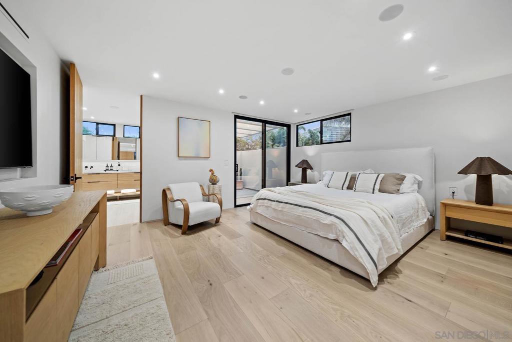 La Jolla - Residential Income