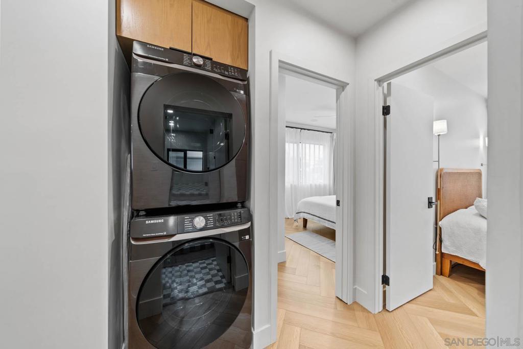 La Jolla - Residential Income