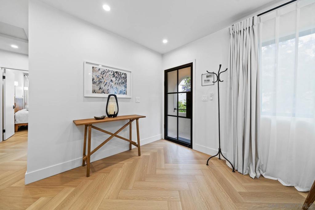 La Jolla - Residential Income