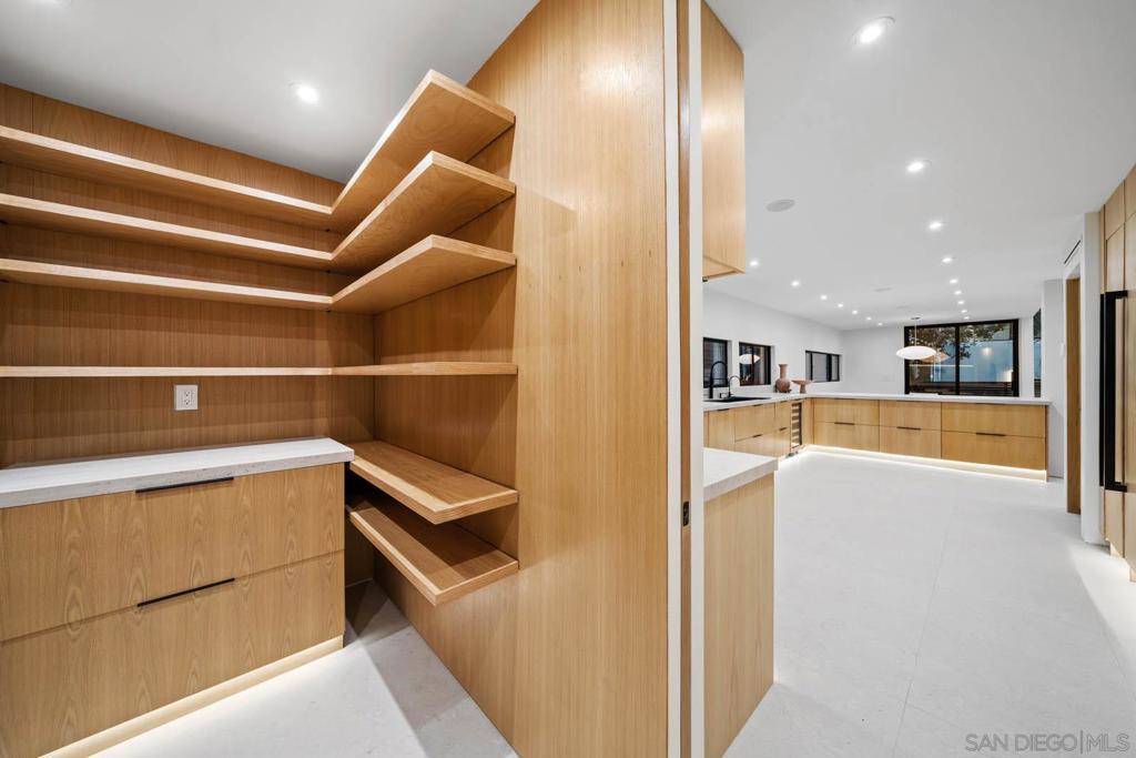 La Jolla - Residential Income