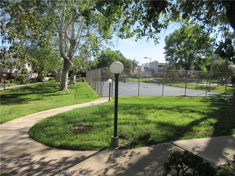 Photo of 8865 Independence Ave #26, Canoga Park, CA 91304 (MLS # SR26061392)