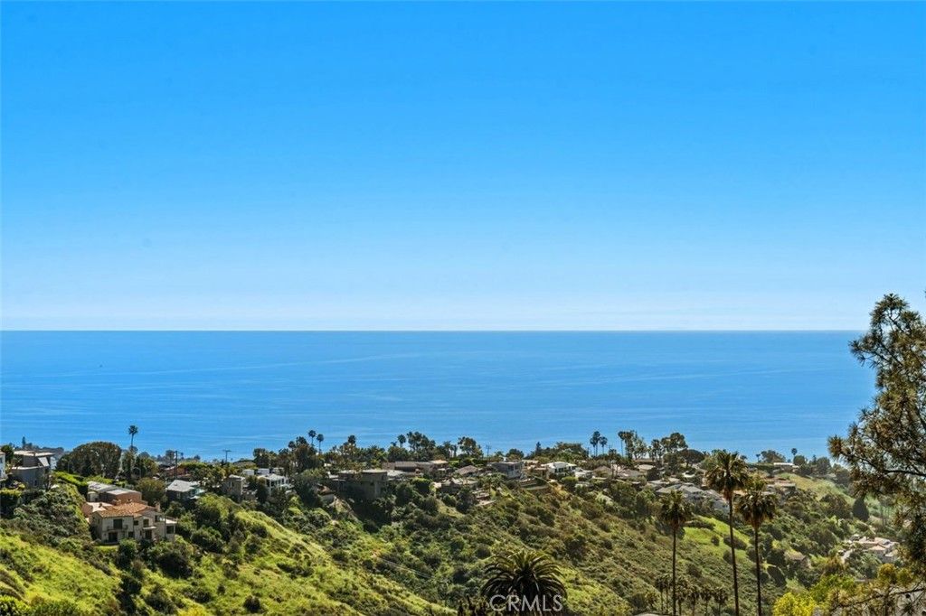 Photo of 3191 Alta Laguna Blvd. Blvd, Laguna Beach, CA 92651 (MLS # LG26064772)