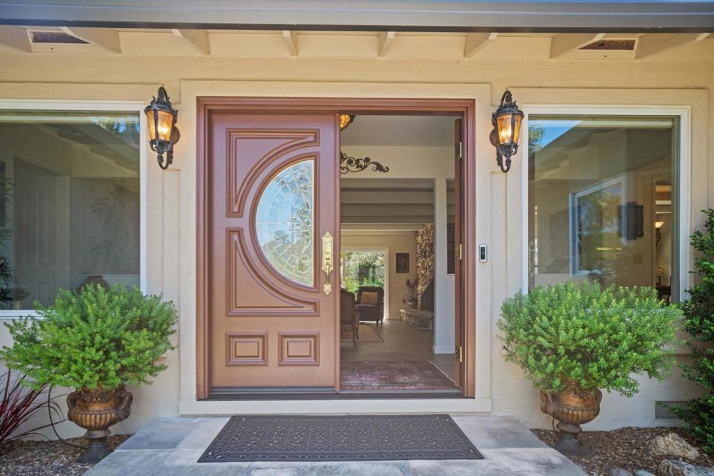 2831 Sloat Road