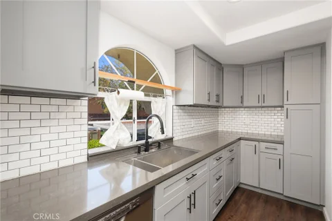 MLS: OC26201461