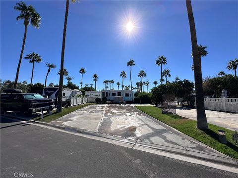 Photo of 69411 Ramon Road, Cathedral City, CA 92234 (MLS # CV25237729)